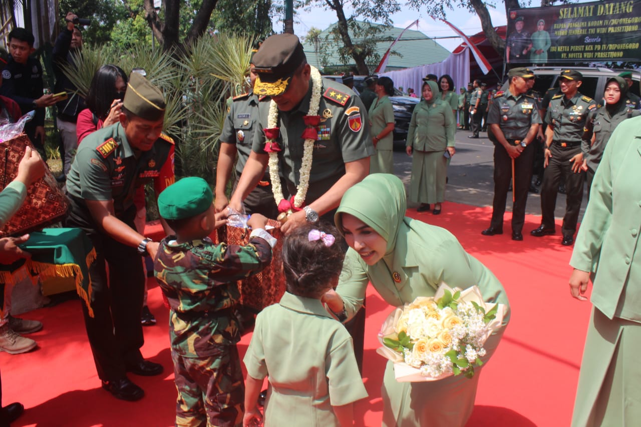 Pangdam IV/Diponegoro Berikan Arahan Kepada Prajurit dan Persit Kodim 0718/Pati